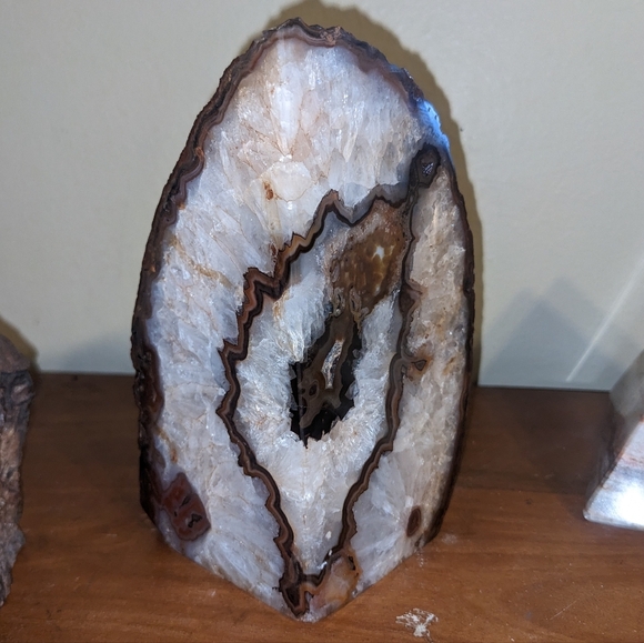 Agate Geode Section Natural Crystal Stone Bookends / Decor Pieces​ - Picture 15 of 15